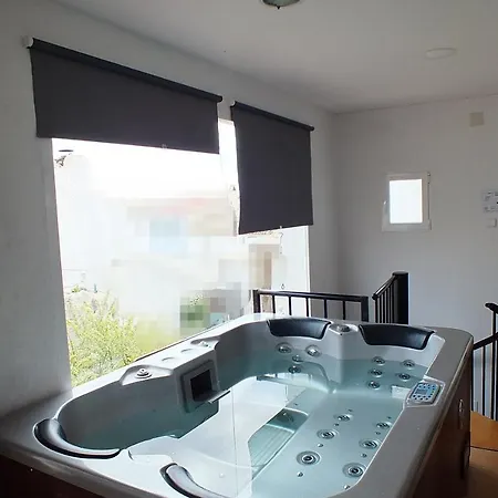 Guest house Isla - Couples Only *