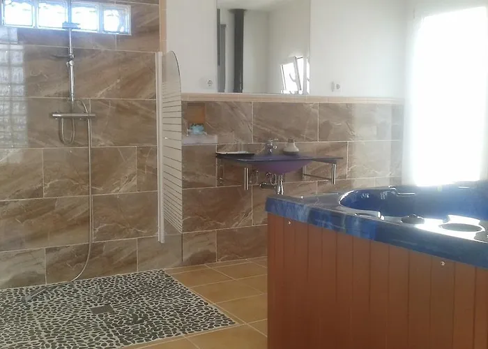 Isla - Couples Only Casas de Cuadra